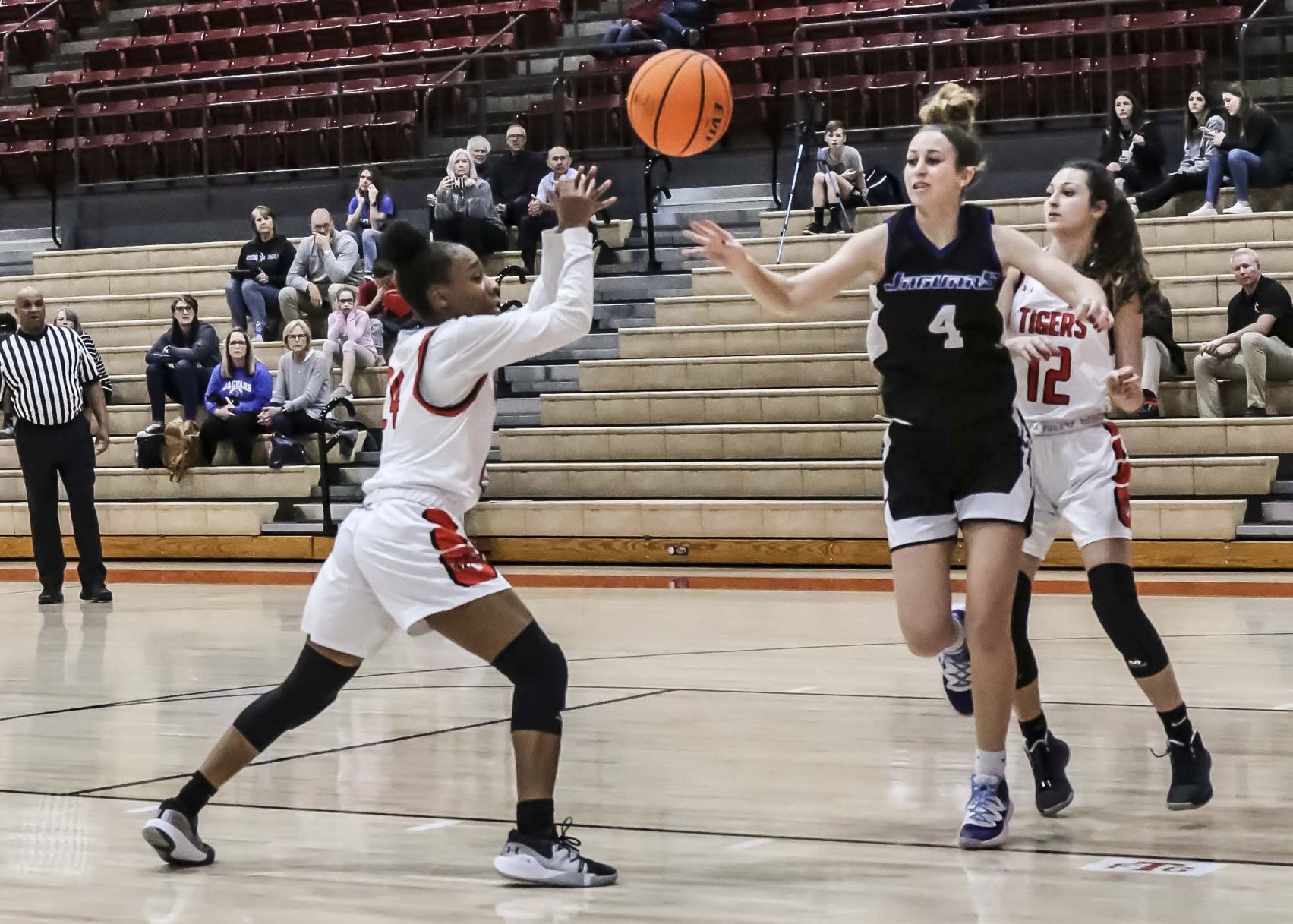 Lady Tiger Basketball